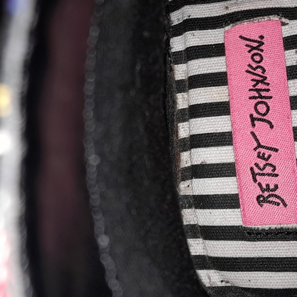 Betsey Johnson - Picture 6 of 9